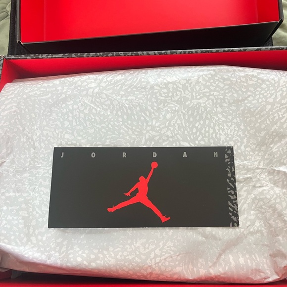 Air Jordan 3 Retro, size 7Y, never worn - Picture 6 of 6